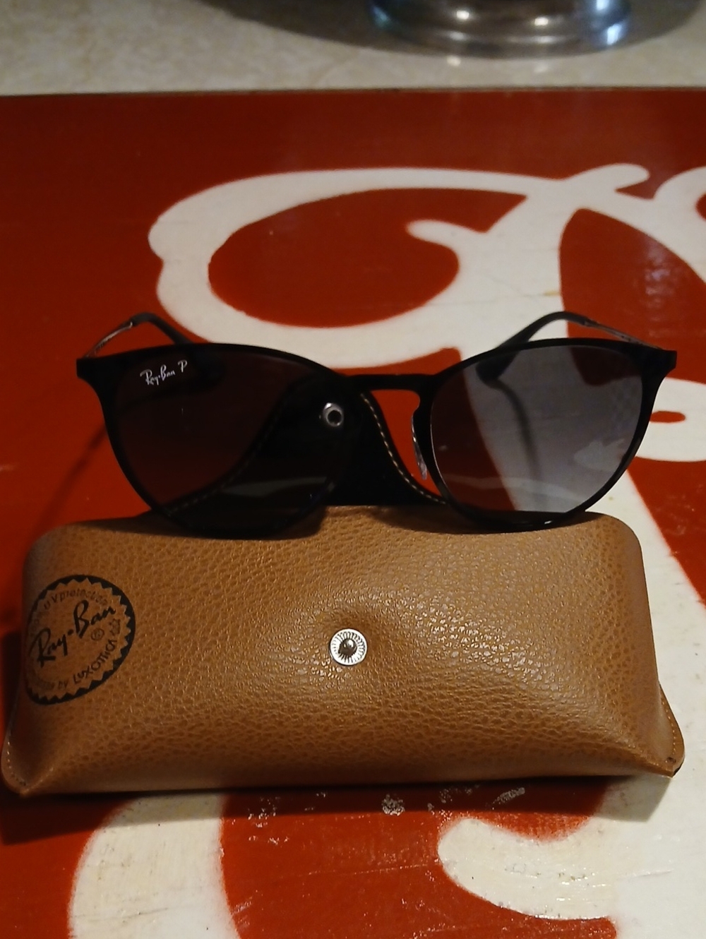 Ray-Ban Men’s Black Sunglasses with Brown Case